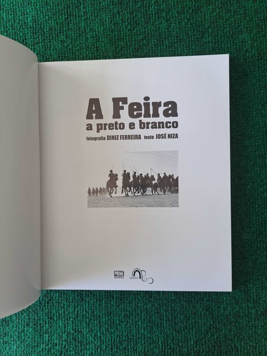 A Feira a preto e branco - Fotografia Diniz Ferreira Texto José Niza
