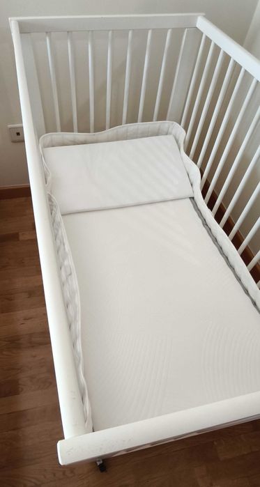Berço bebé IKEA Gulliver com rodizios e posição intermédia