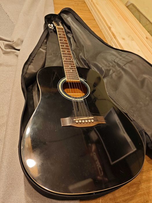 Gitara akustyczna używana