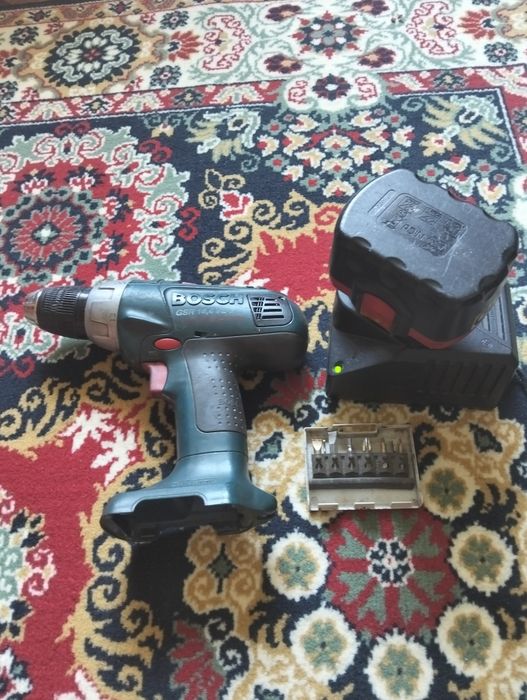 Шуруповерт Bosch 14,4V комплект із зарядним (Під відновлення / На запчастини)».