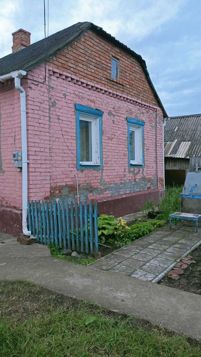 Продається приватний будинок 60 м² та земельна ділянка 6 соток з кадастровим номером. від власника.