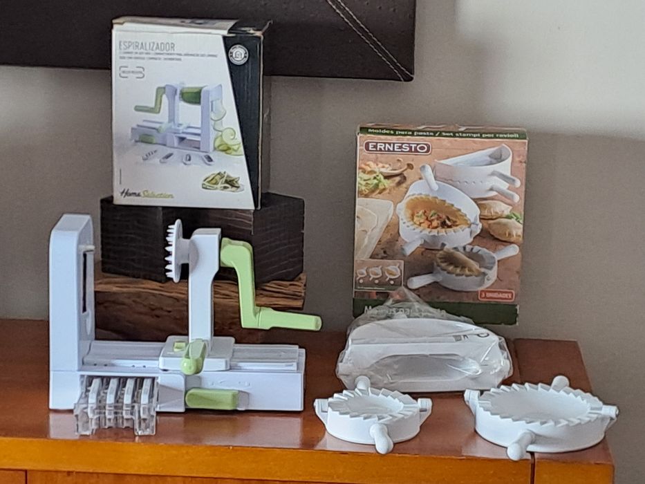 Conjunto moldes para rissois e espiralizador Novos Por estrear