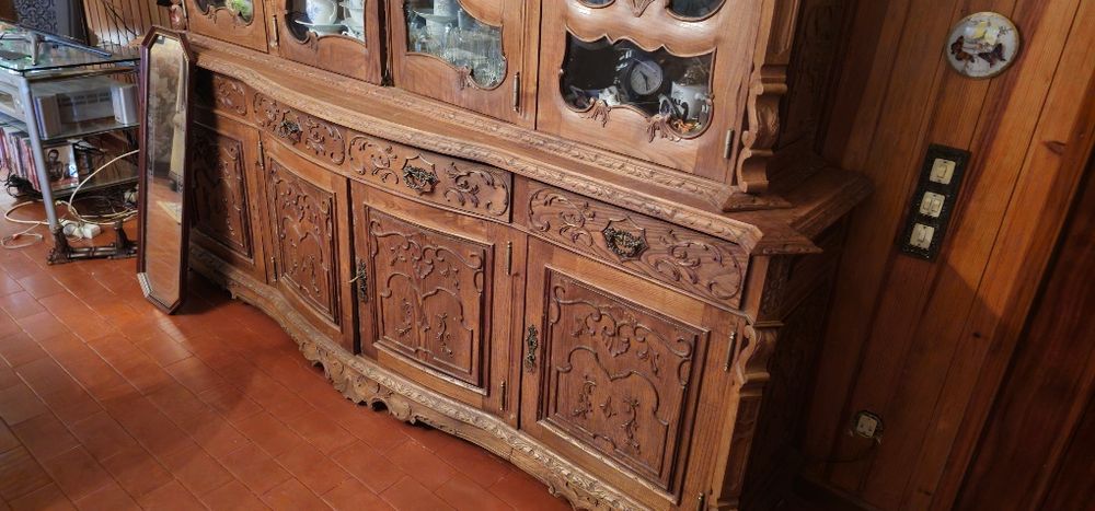 Móvel de sala com cristaleira vintage