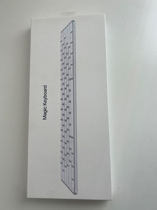 Apple Magic Keyboard A2450 - NOVO na caixa