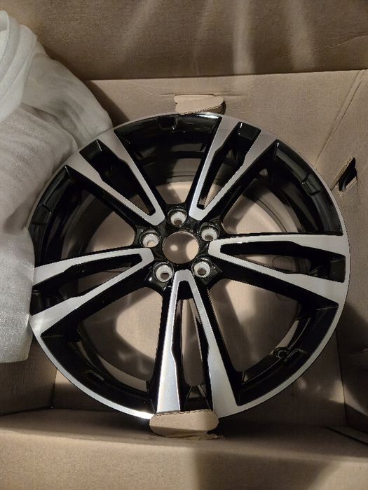 Nowa felga Volvo V90 CC na R19