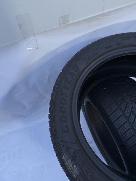 Колеса/резина/гума 245/45R17 Goodyear