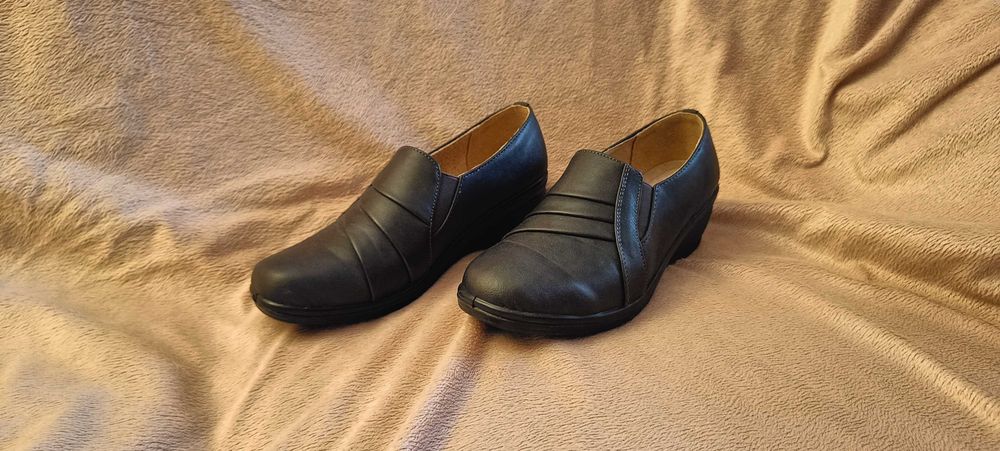 Damskie buty platformowe, skórzane. Rozmiar 37. Bardzo lekkie.