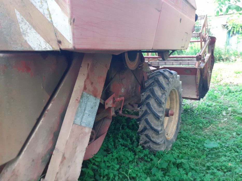 Комбайн Massey Ferguson 187