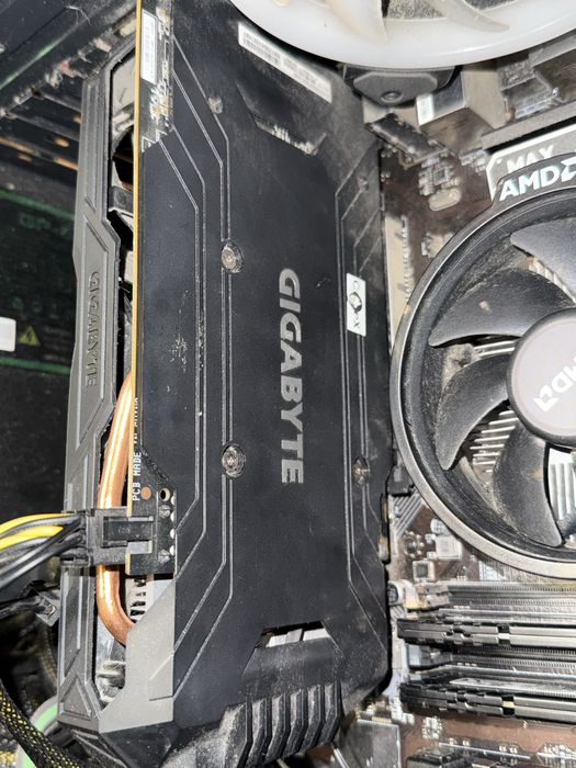 Продам материнську плату MSI B450M PRO-VDH MAX (AM4)