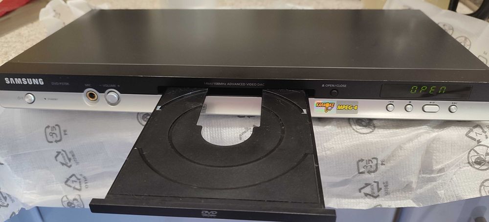 Медіа-, караоке-, dvd-плеєр Samsung DVD-P370K, вживаний