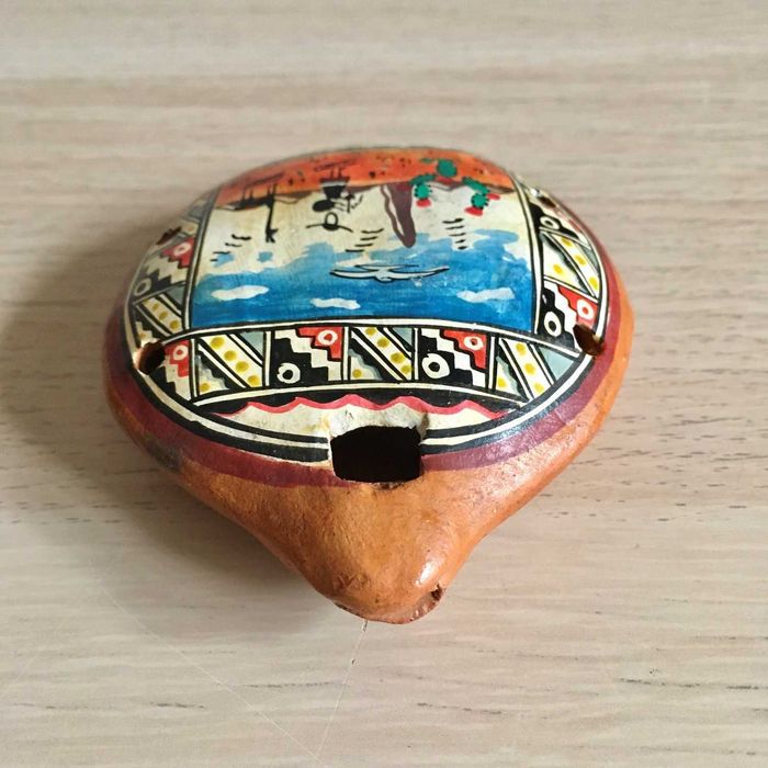 Ocarina antiga em barro do Perú