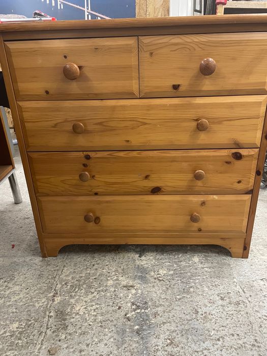 Sprzedam sosnową komode