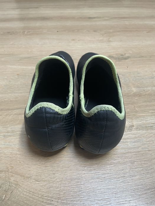 Buty piłkarskie PUMA Finesse Laceless FG