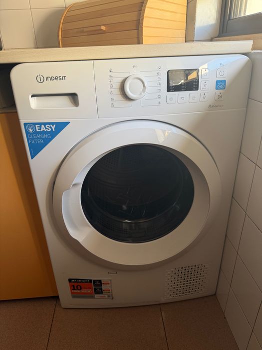 Máquina secar roupa 9kg indesit praticamente nova