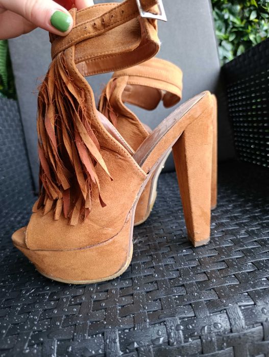 Sandálias tamanho 38