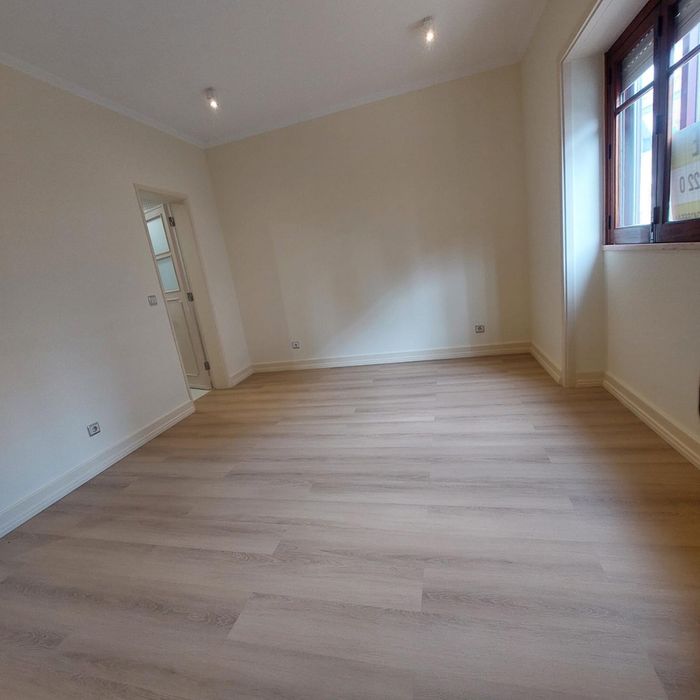 Apartamento T4 totalmente renovado