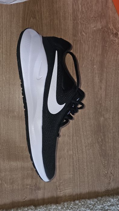 Tenis  de homem Nike Revolution 7
