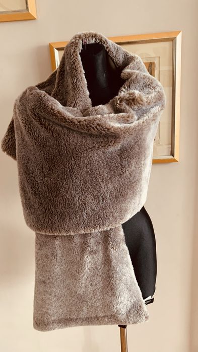 Piękne futerko narzutka szal