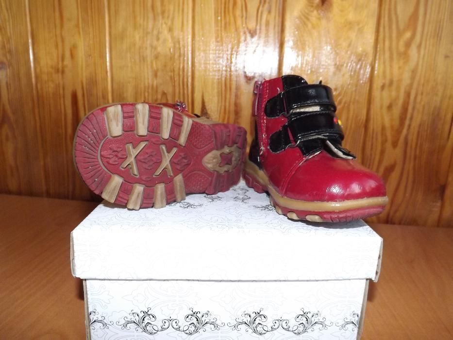 Ботинки демисезонные 22 р.