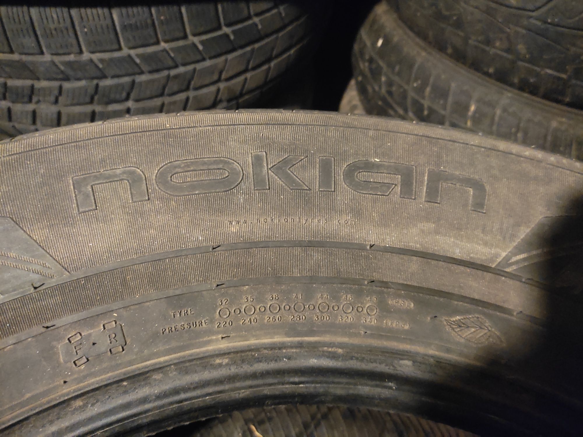 Резина Nokian. 265/65/17. Зима. 4шт.: 1 750 грн. - Автошини Київ на Olx