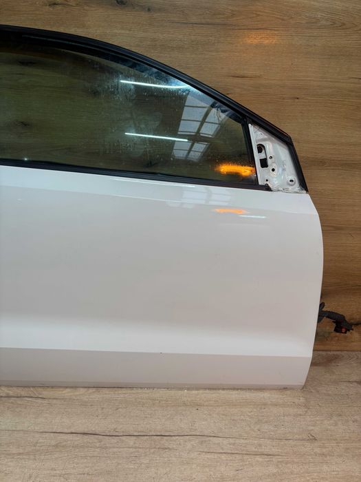 drzwi przedni prawe polo 6r 3drzwi kolor lb9a
