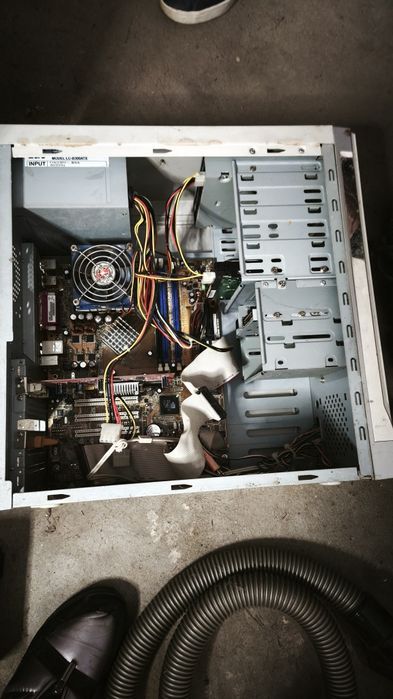 Неробоча техніка та електроніка  одним лотом (монітори, ТВ, інструмент