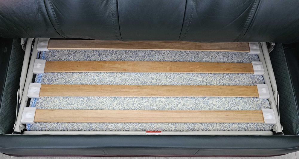 Sofá-cama de 3 lugares, em pele genuína