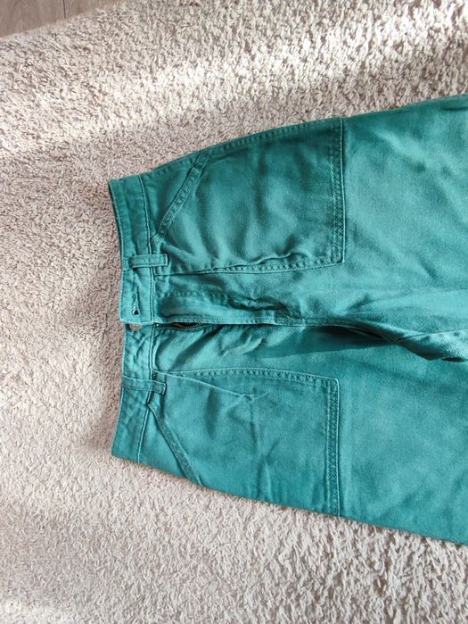 Spodnie damskie z szerokimi nogawkami