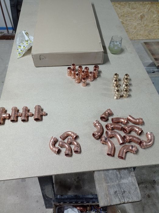 Kształtki miedz 28 . 38 elementów