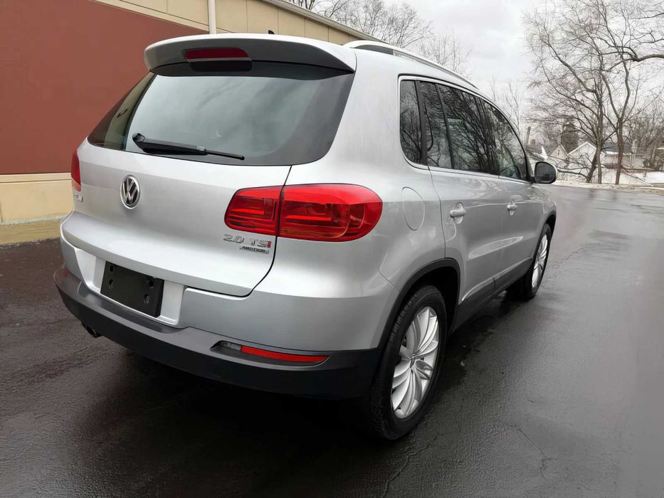 Volkswagen Tiguan      2015
