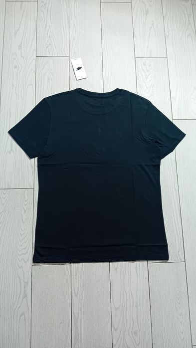 !Nowy!oryginalny 4F T-shirt M czarny z dużym czarnym logo (958)
