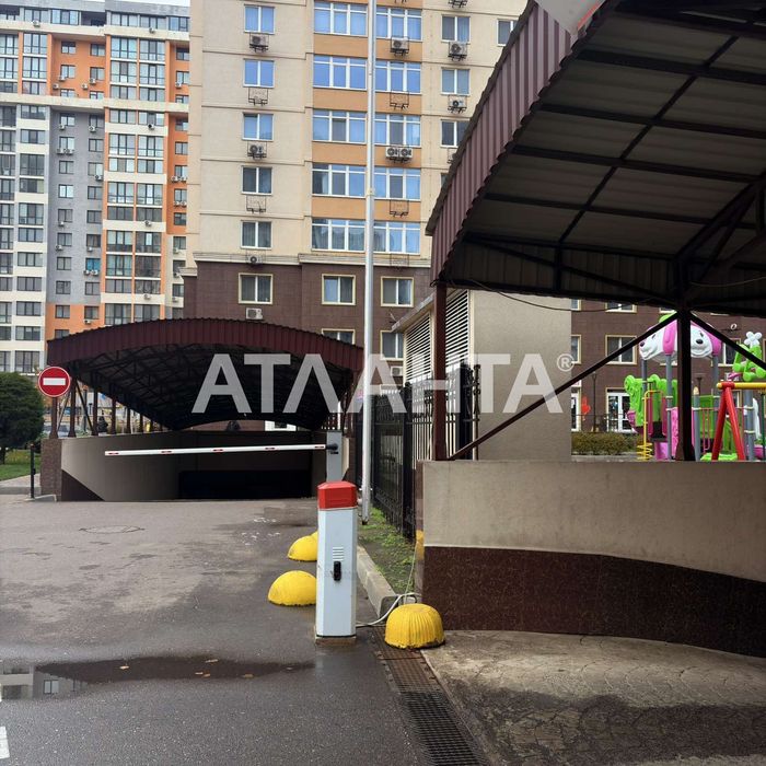 Продам паркоместо - бокс в 49 Жемчужине