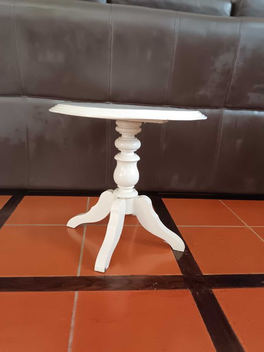 Mesa em madeira estilo vintage