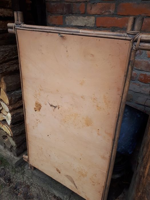 Solidna rama do lustra