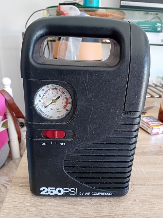 Compressor de ar portátil 12V 250PSI