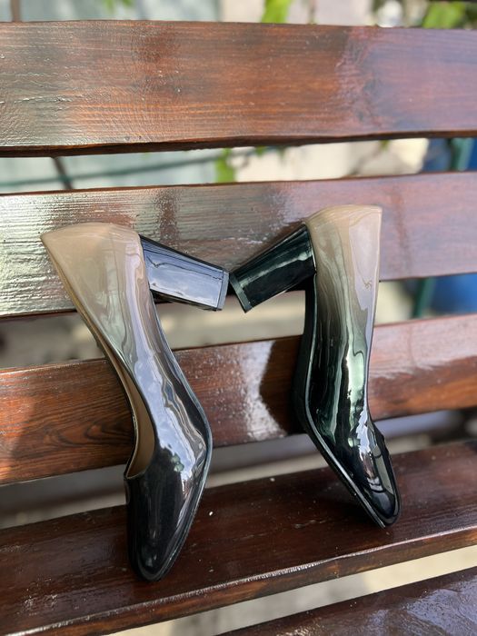 Туфлі лакові