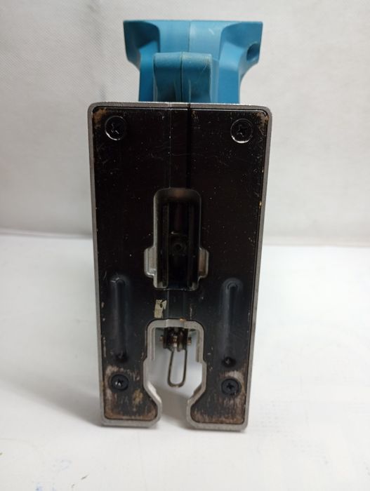 Wyrzynarka Makita JV183D
