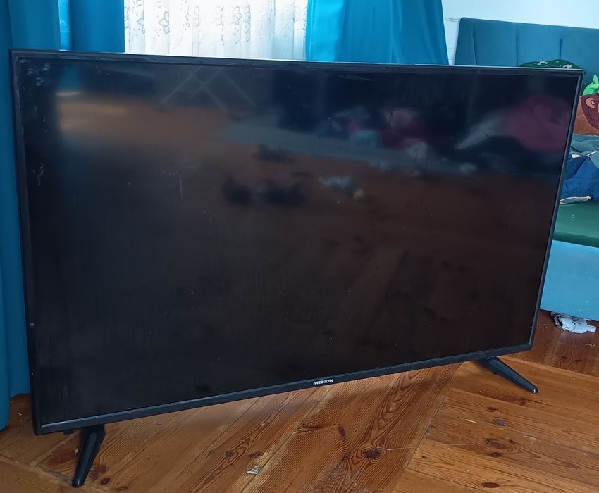 TV smart niemiecka firma Medion 58" awaria podświetlania.