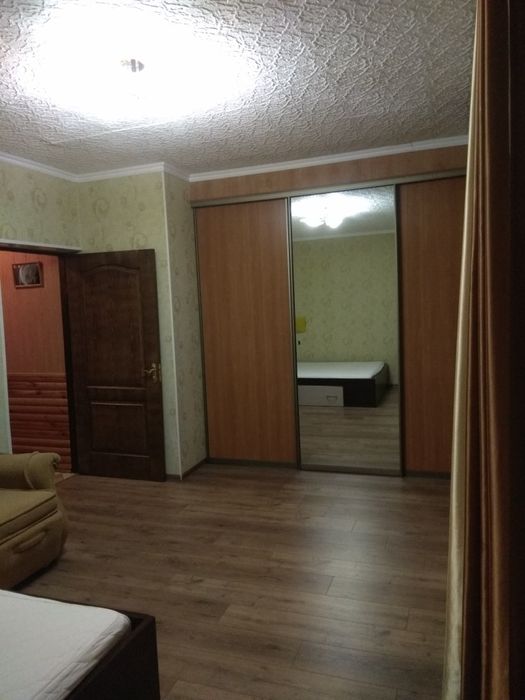 Сдаю посуточно чистую однокомнатную квартиру  в Вышгороде