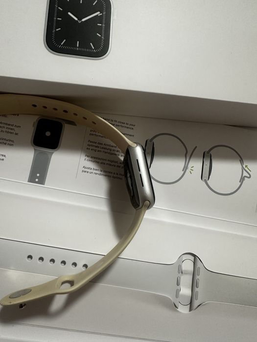 Apple watch series 5 40mm silver aluminum case
