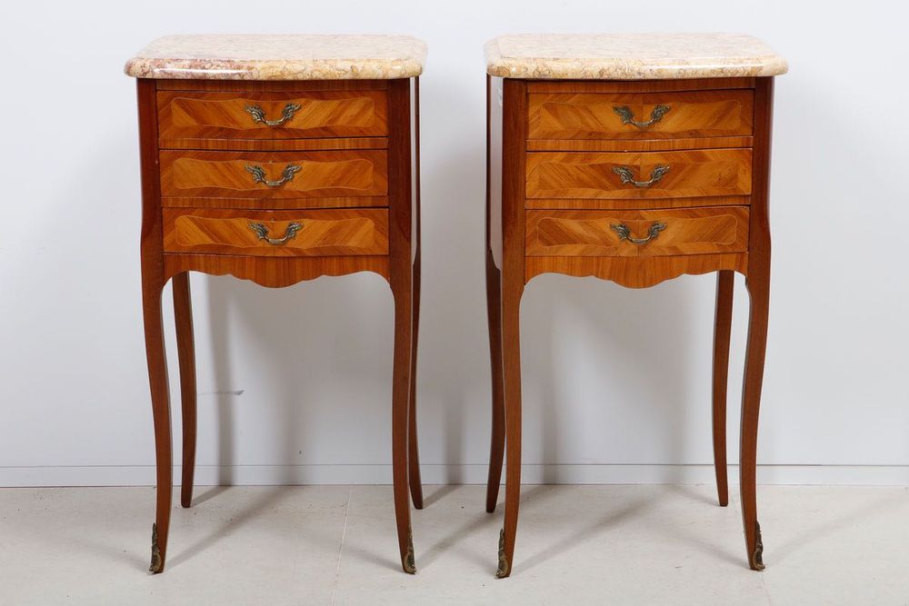 Mesas de Cabeceira em Pau-Santo e Pau-Rosa