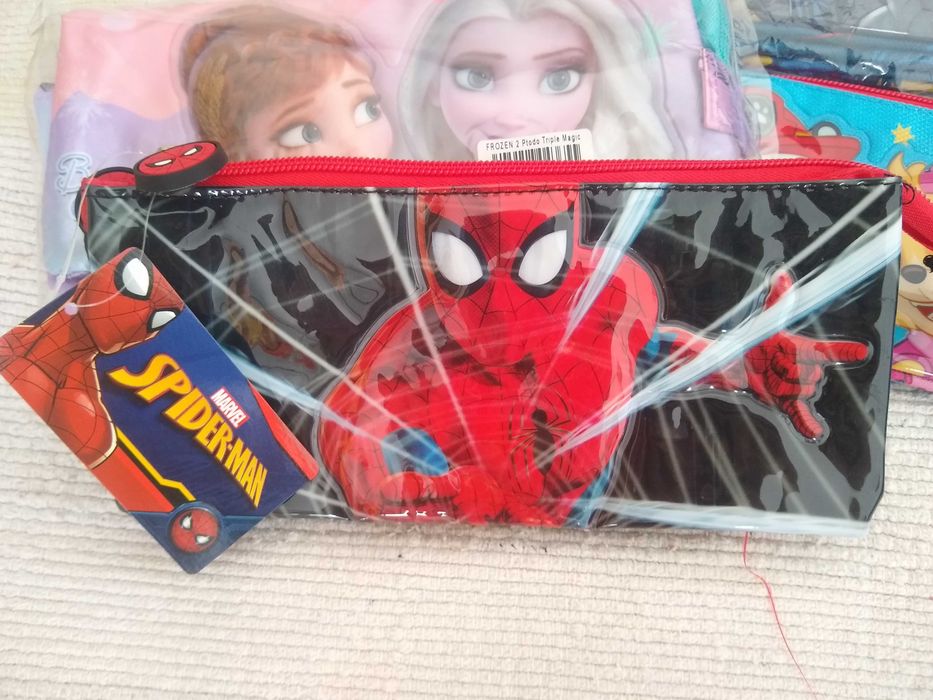 Bolsa para lápis ou documento infantil, vários personagens