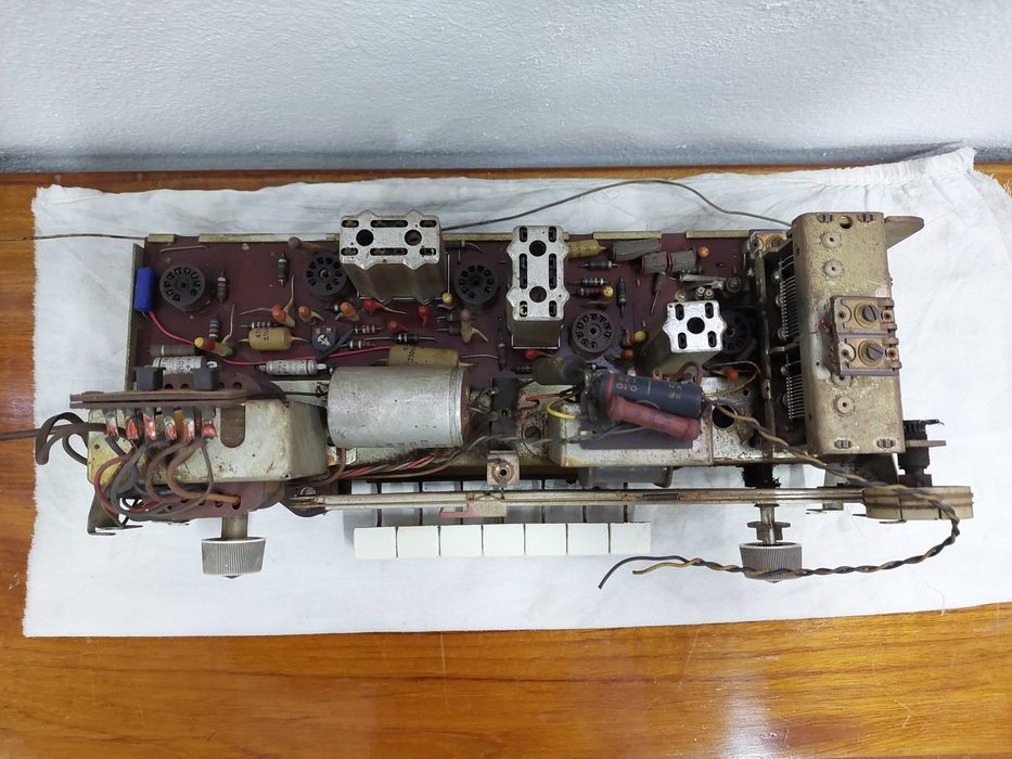 Rádio Phonola Derby Modello 693-C peças