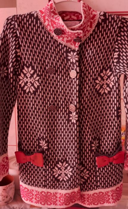 Przesliczny sweterek/ kardigan dziewczecy 110 (do 116)