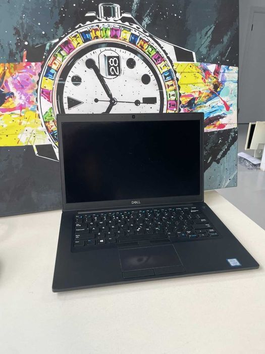 Dell Latitude 7490 ідеальний для роботи і навчання є кількість