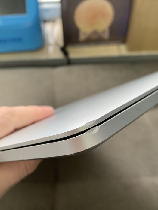 Оригінальний макбук про 2015 macbook pro