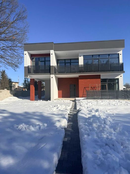 Сучасний котедж у мальовничій локації - Бірки, вул. Янівська