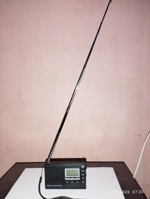 Продам всеволновый радиоприемник  HRD - 310.