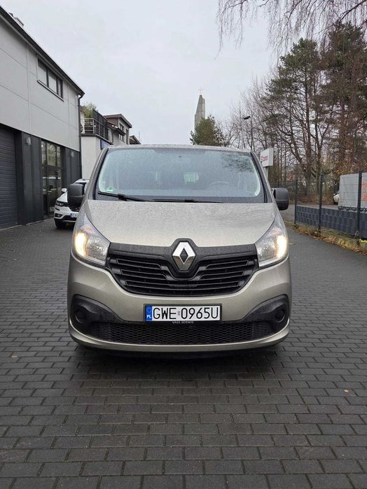 Renault Trafic 2018r 9 osobowe