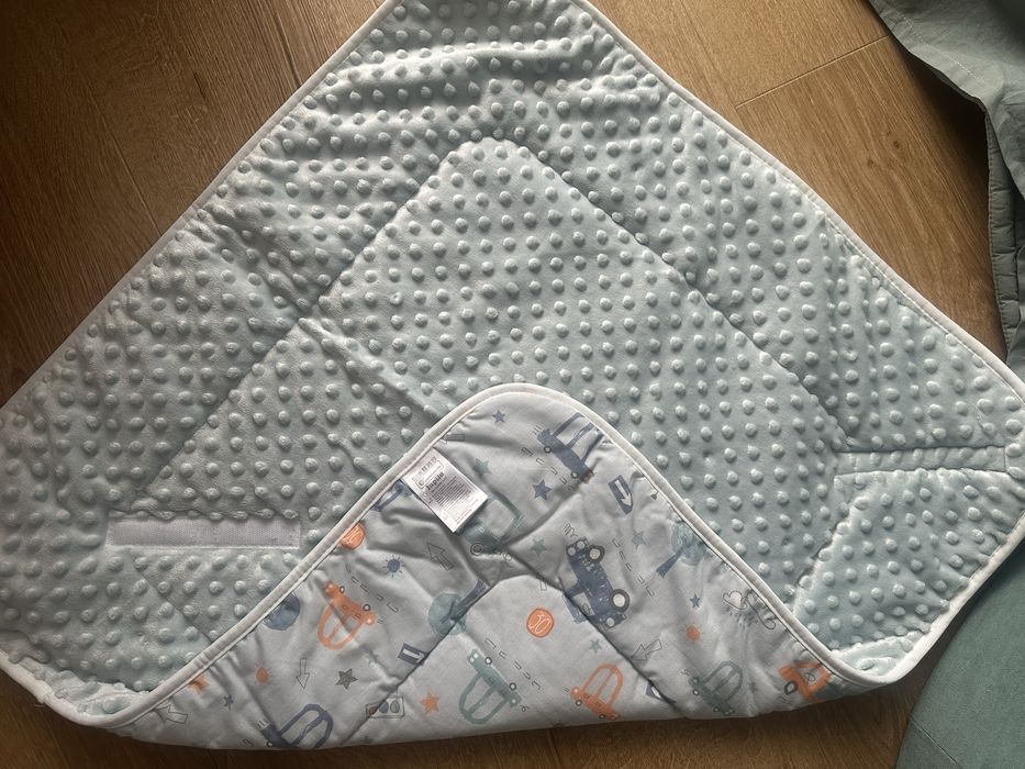 Rożek kocyk otulacz auta autka nowy